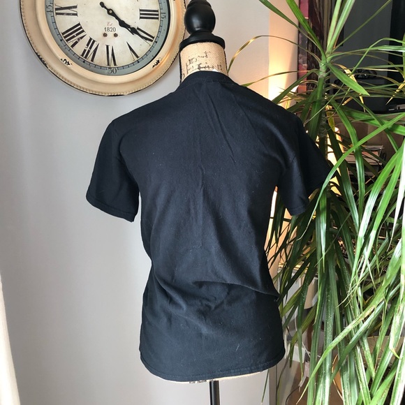 Black shirt 
Size S/P
Brand: Gildan - Picture 2 of 3